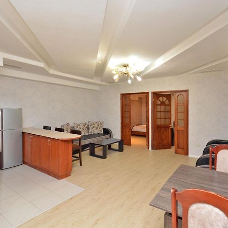 Apartment In Abovyan Street, Γιερεβάν Εξωτερικό φωτογραφία