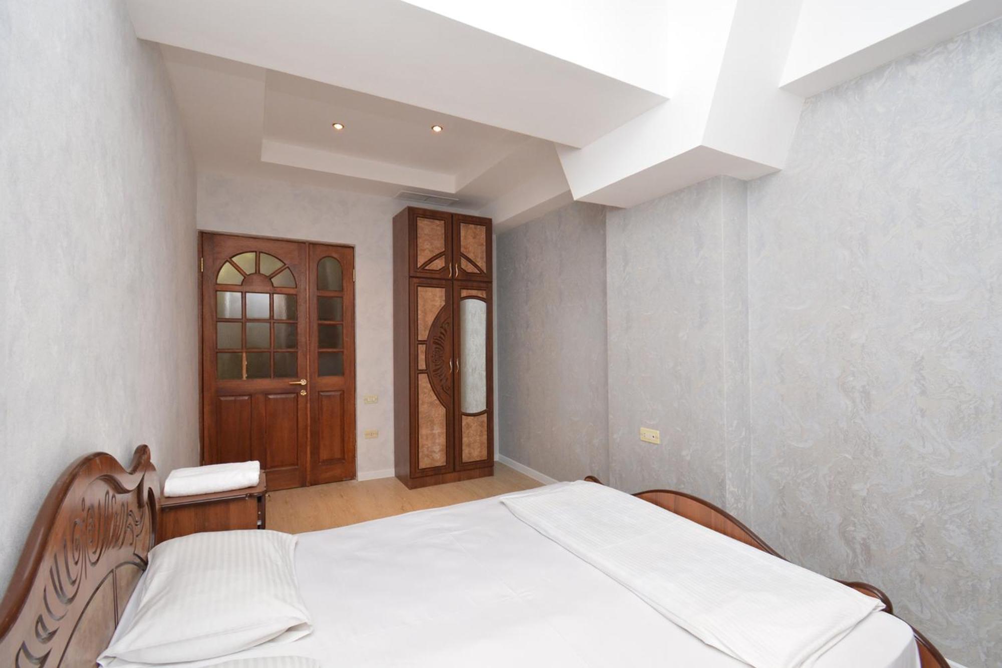 Apartment In Abovyan Street, Γιερεβάν Εξωτερικό φωτογραφία
