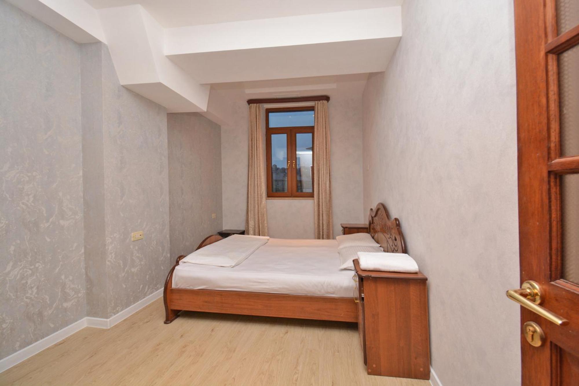 Apartment In Abovyan Street, Γιερεβάν Εξωτερικό φωτογραφία