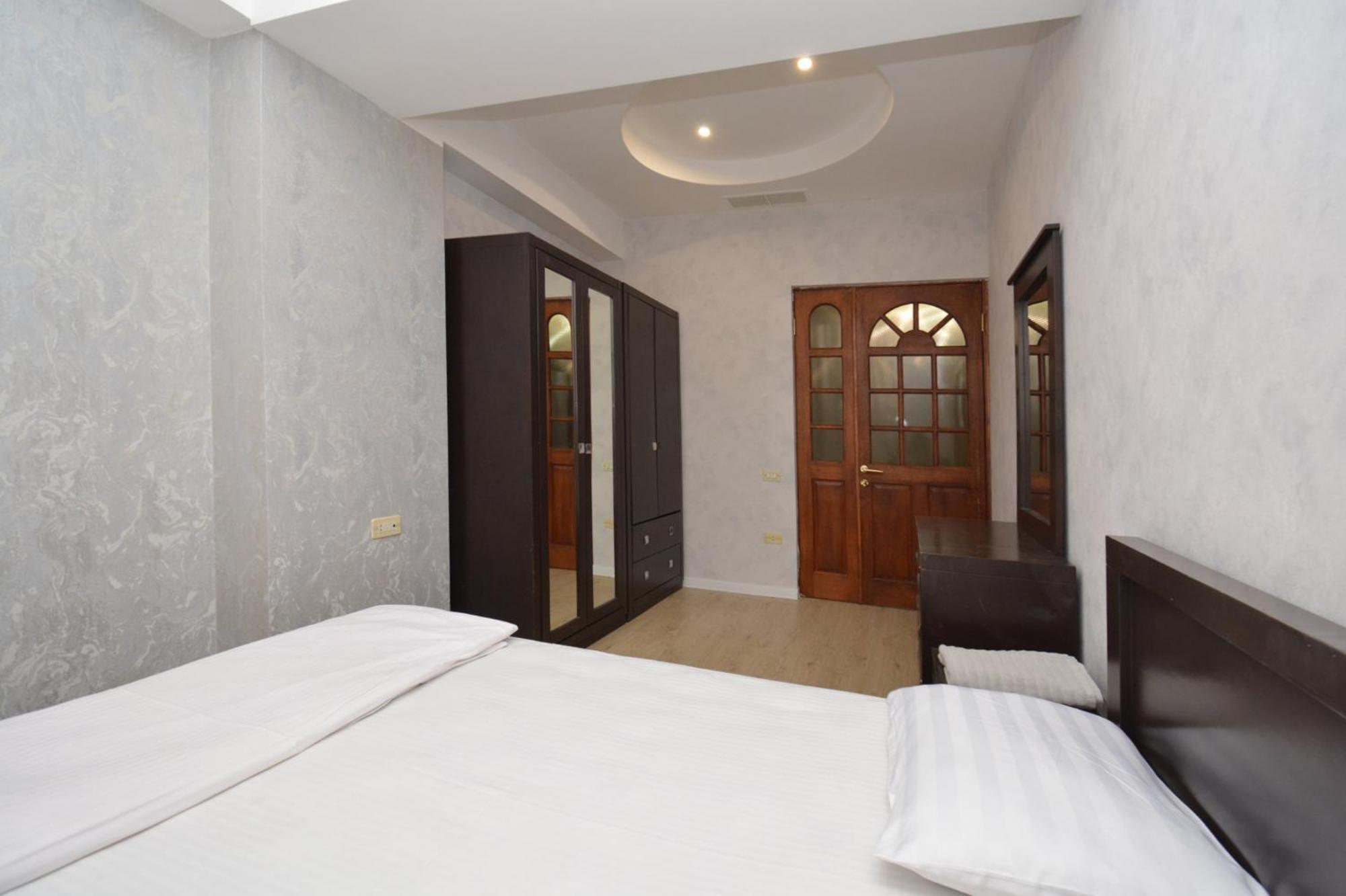 Apartment In Abovyan Street, Γιερεβάν Εξωτερικό φωτογραφία