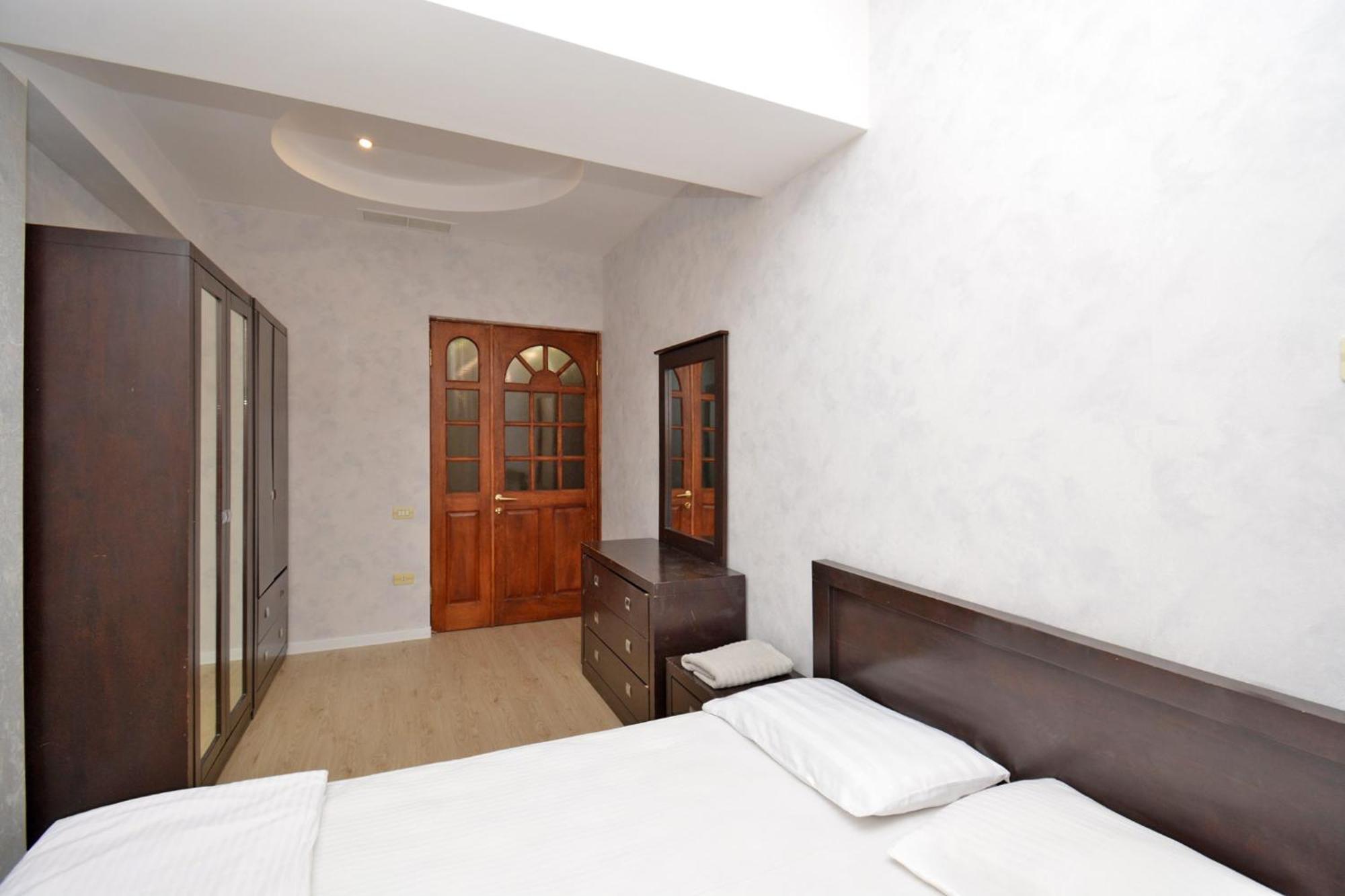 Apartment In Abovyan Street, Γιερεβάν Εξωτερικό φωτογραφία